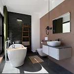 別荘 Ferienvilla Nascota Mit Eigenem Pool By Interhome ボドニャン