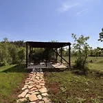 Ferienvilla Nascota Mit Eigenem Pool By Interhome *