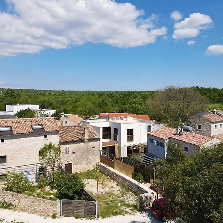 Feriehus Ferienvilla Nascota Mit Eigenem Pool By Interhome *